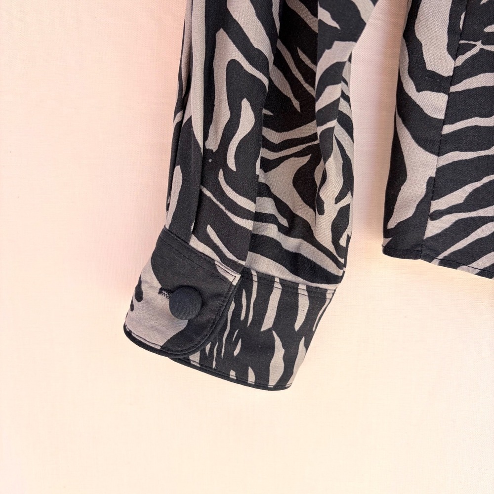 Anna and Frank Blouse Women Medium Black Zebra Silk Button Down Animal Print Top - Picture 5 of 6